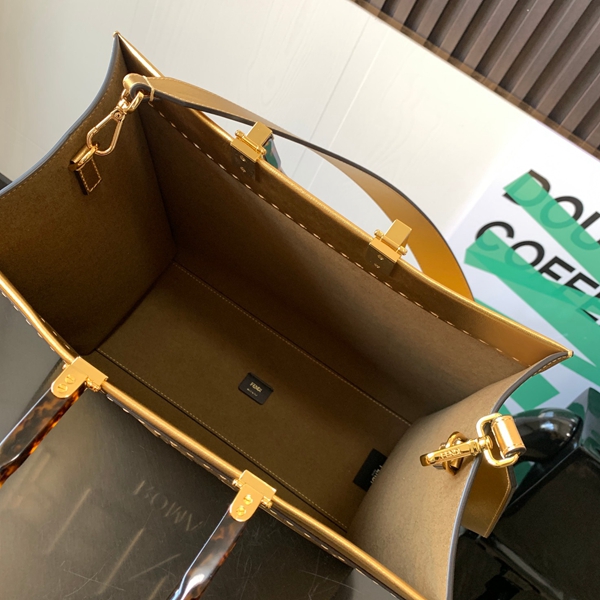 スーパーコピーブランドバッグ着用イメージ